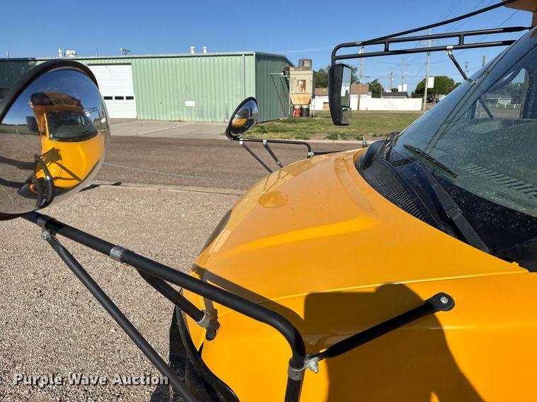 image for item EG6483 2005 Chevrolet Express G3500 school bus