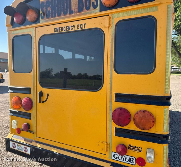 image for item EG6483 2005 Chevrolet Express G3500 school bus