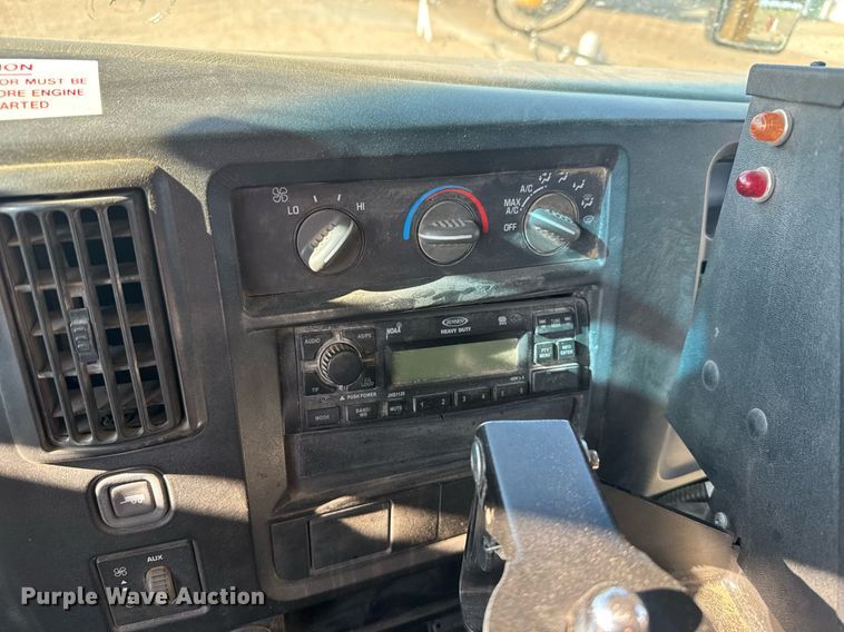 image for item EG6483 2005 Chevrolet Express G3500 school bus