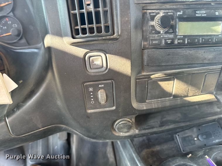 image for item EG6483 2005 Chevrolet Express G3500 school bus