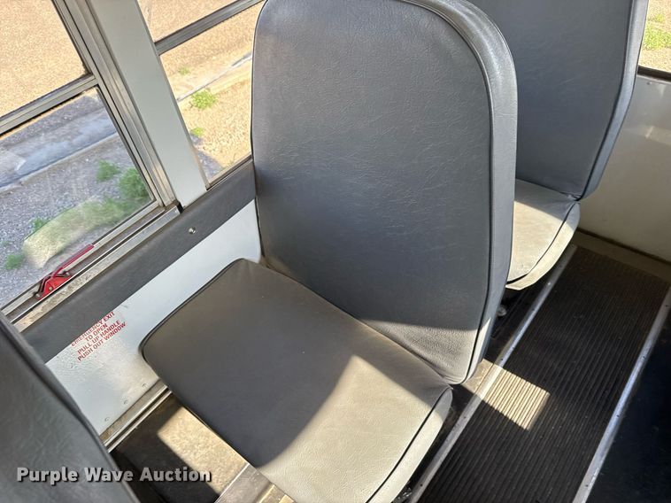 image for item EG6483 2005 Chevrolet Express G3500 school bus