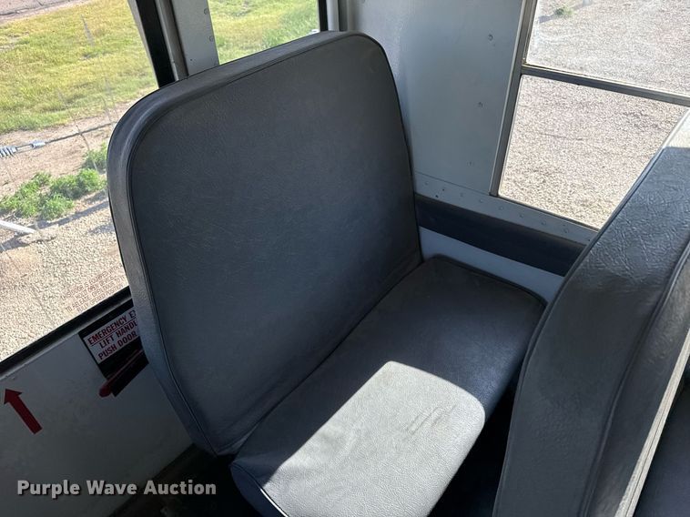 image for item EG6483 2005 Chevrolet Express G3500 school bus