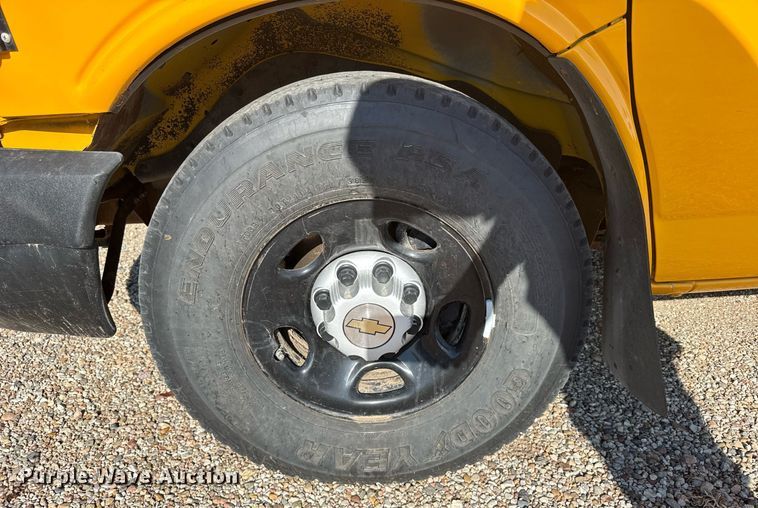 image for item EG6483 2005 Chevrolet Express G3500 school bus