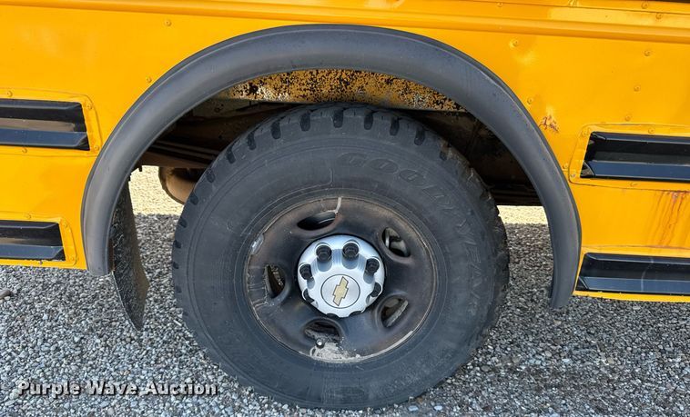 image for item EG6483 2005 Chevrolet Express G3500 school bus