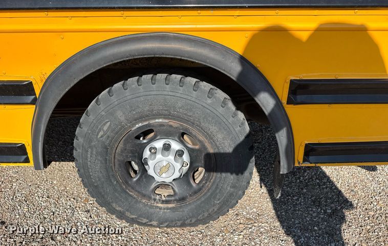 image for item EG6483 2005 Chevrolet Express G3500 school bus