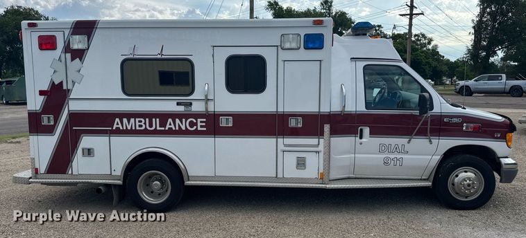 image for item EG6491 1999 Ford E450 Super Duty ambulance