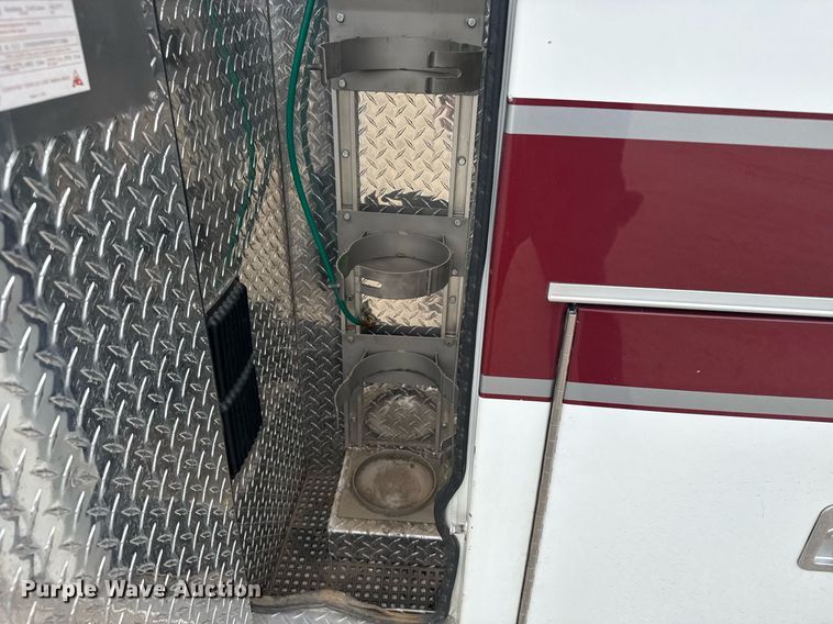 image for item EG6491 1999 Ford E450 Super Duty ambulance