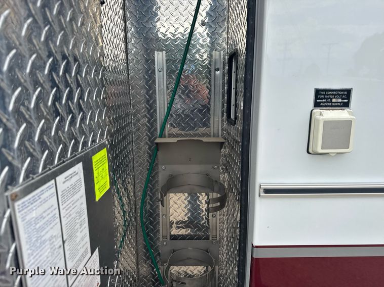 image for item EG6491 1999 Ford E450 Super Duty ambulance