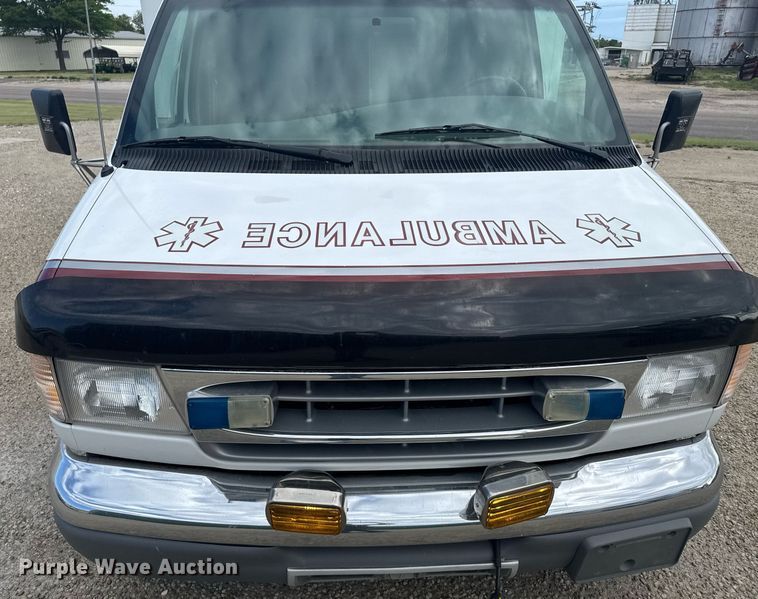 image for item EG6491 1999 Ford E450 Super Duty ambulance
