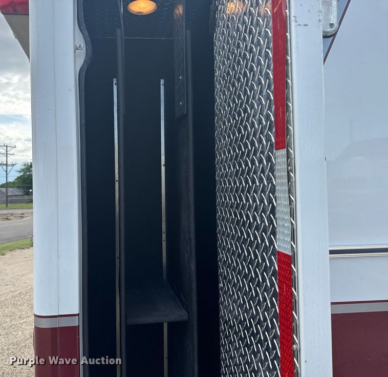 image for item EG6491 1999 Ford E450 Super Duty ambulance