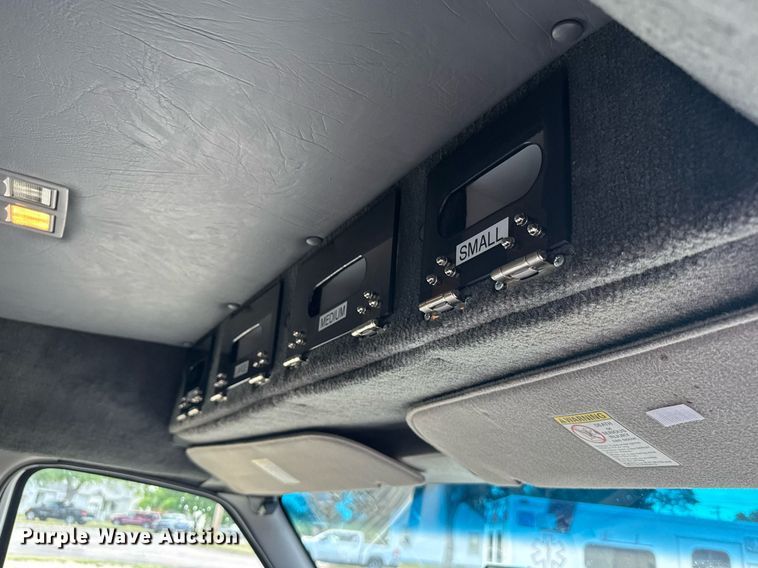 image for item EG6491 1999 Ford E450 Super Duty ambulance