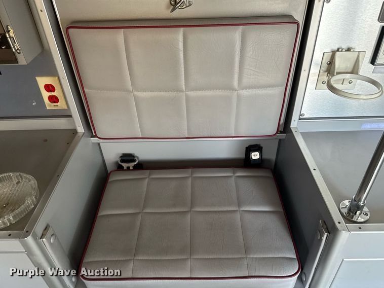 image for item EG6491 1999 Ford E450 Super Duty ambulance