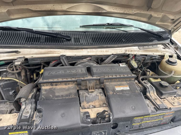 image for item EG6491 1999 Ford E450 Super Duty ambulance