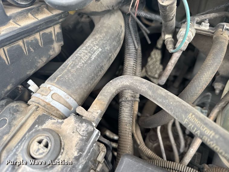 image for item EG6491 1999 Ford E450 Super Duty ambulance