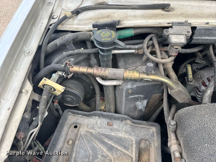 image for item EG6491 1999 Ford E450 Super Duty ambulance