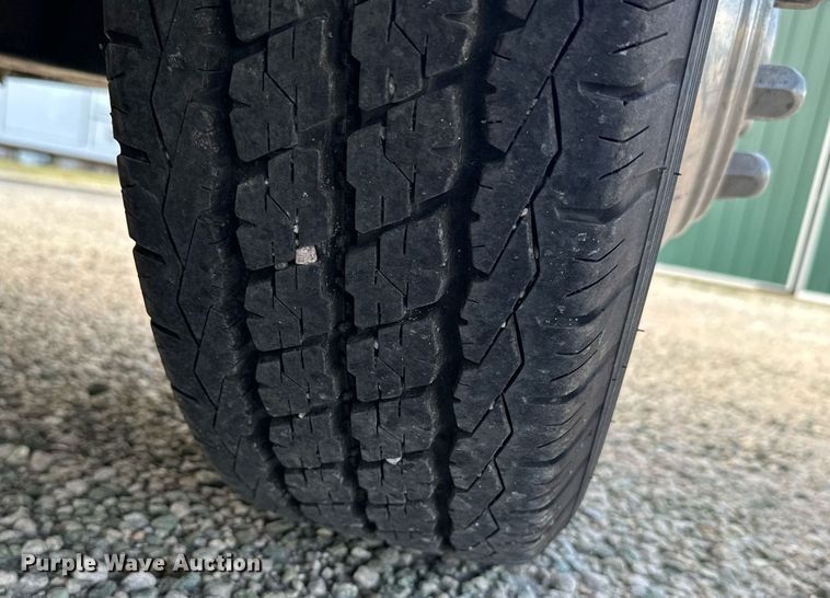 image for item EG6491 1999 Ford E450 Super Duty ambulance