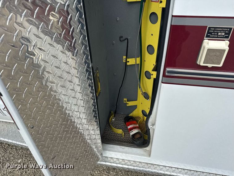 image for item EG6492 1993 Ford E350 ambulance