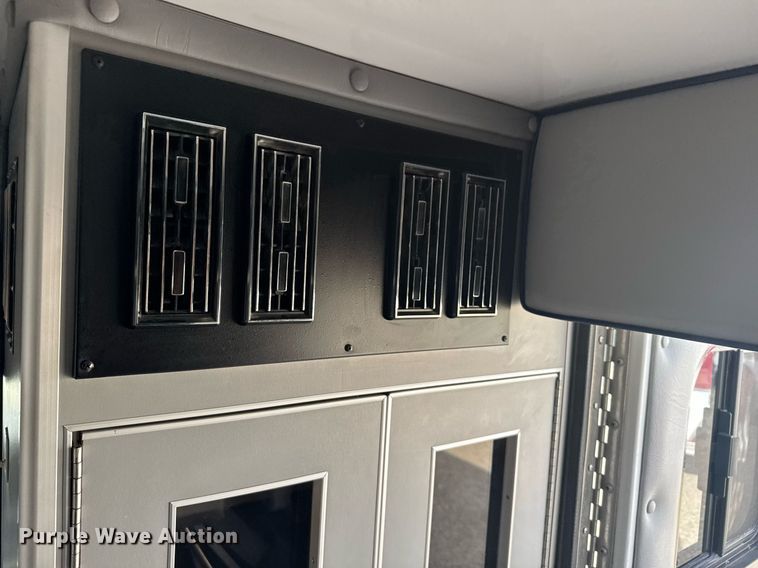 image for item EG6492 1993 Ford E350 ambulance