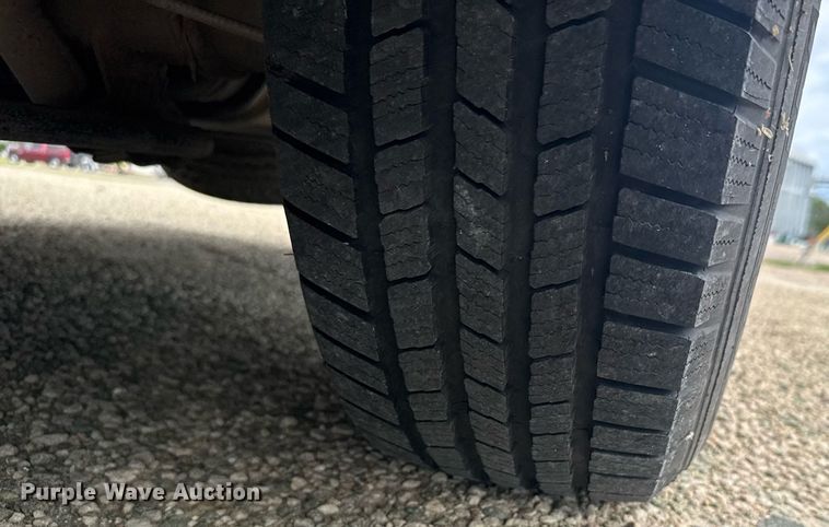 image for item EG6492 1993 Ford E350 ambulance