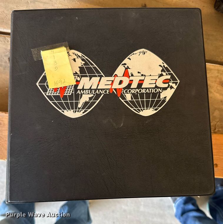 image for item EG6492 1993 Ford E350 ambulance