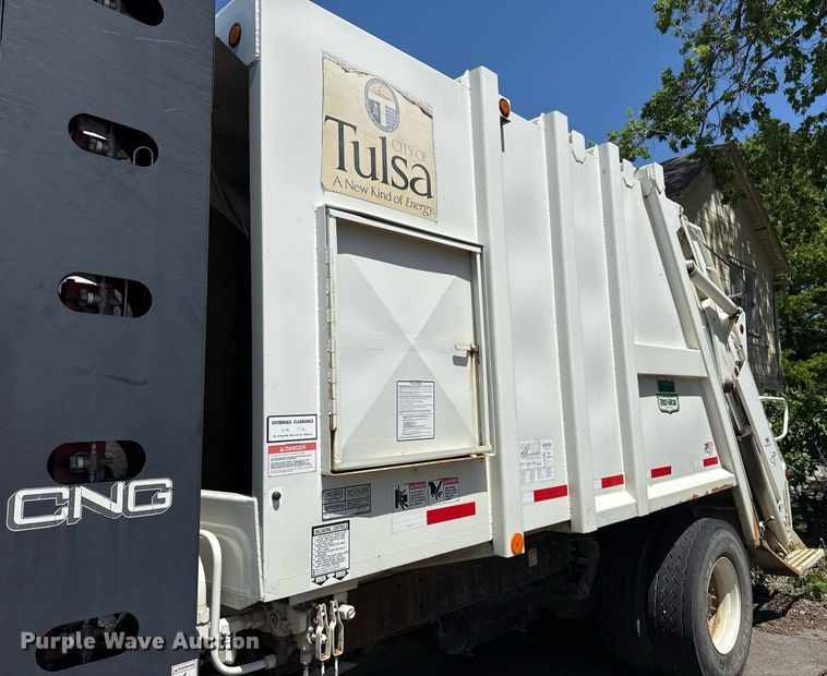 image for item EG8350 2013 Crane Carrier Low Entry refuse truck