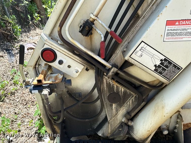 image for item EG8350 2013 Crane Carrier Low Entry refuse truck