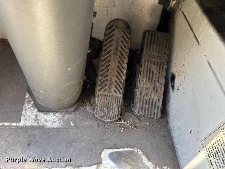 image for item EG8350 2013 Crane Carrier Low Entry refuse truck