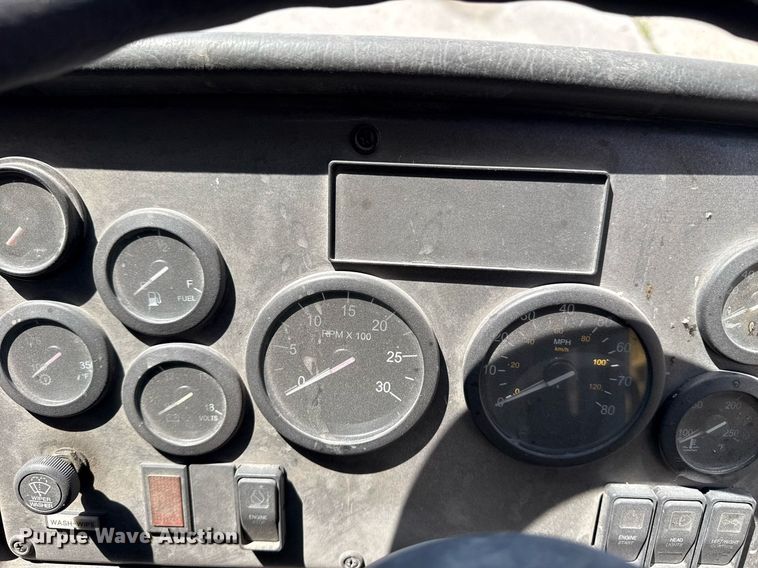 image for item EG8350 2013 Crane Carrier Low Entry refuse truck