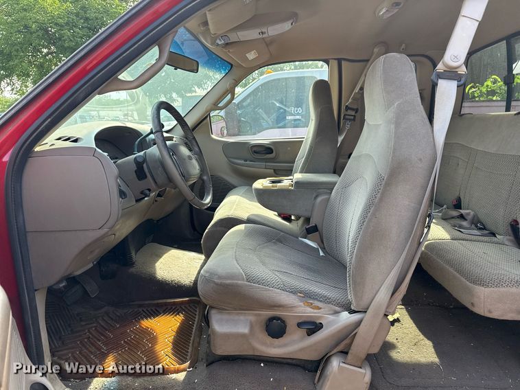 image for item EG8419 2001 Ford F150 SuperCab pickup truck