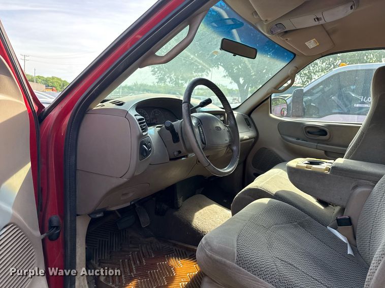 image for item EG8419 2001 Ford F150 SuperCab pickup truck