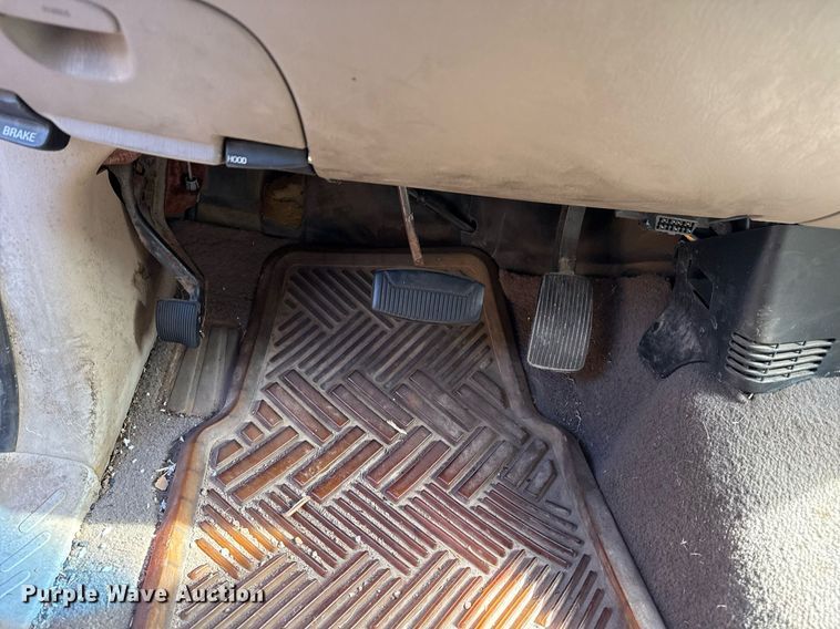 image for item EG8419 2001 Ford F150 SuperCab pickup truck