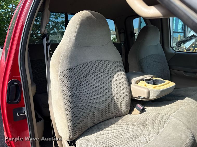 image for item EG8419 2001 Ford F150 SuperCab pickup truck