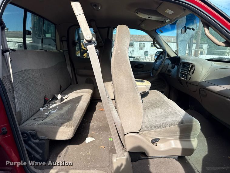 image for item EG8419 2001 Ford F150 SuperCab pickup truck