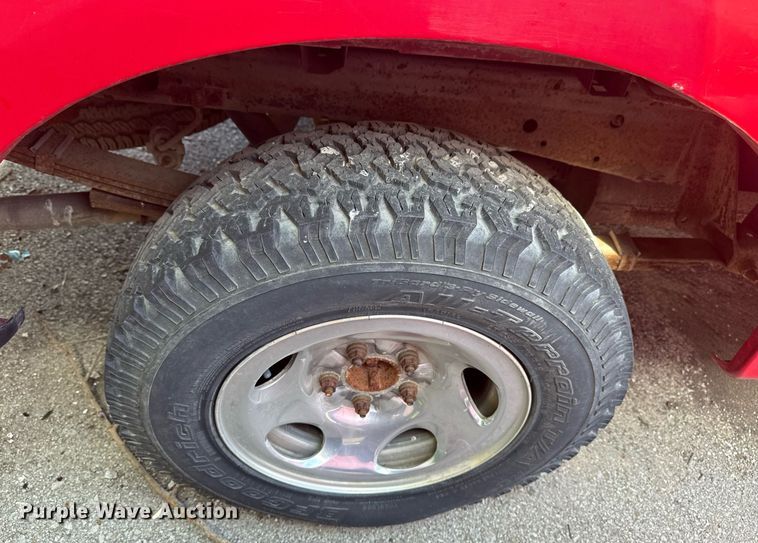 image for item EG8419 2001 Ford F150 SuperCab pickup truck