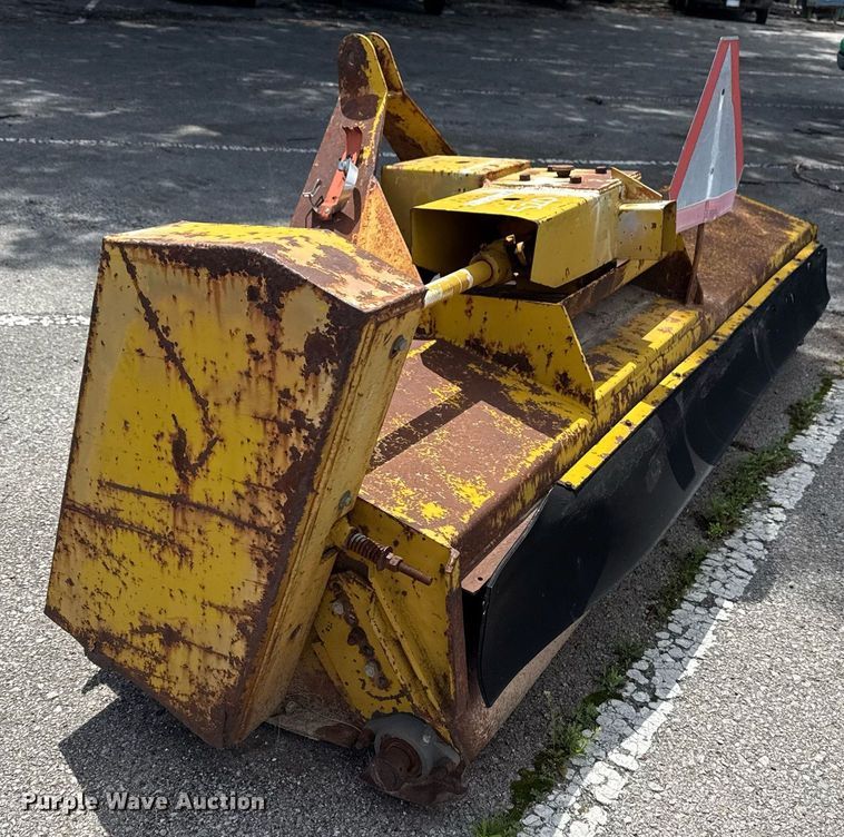 image for item EG8426 Flail mower