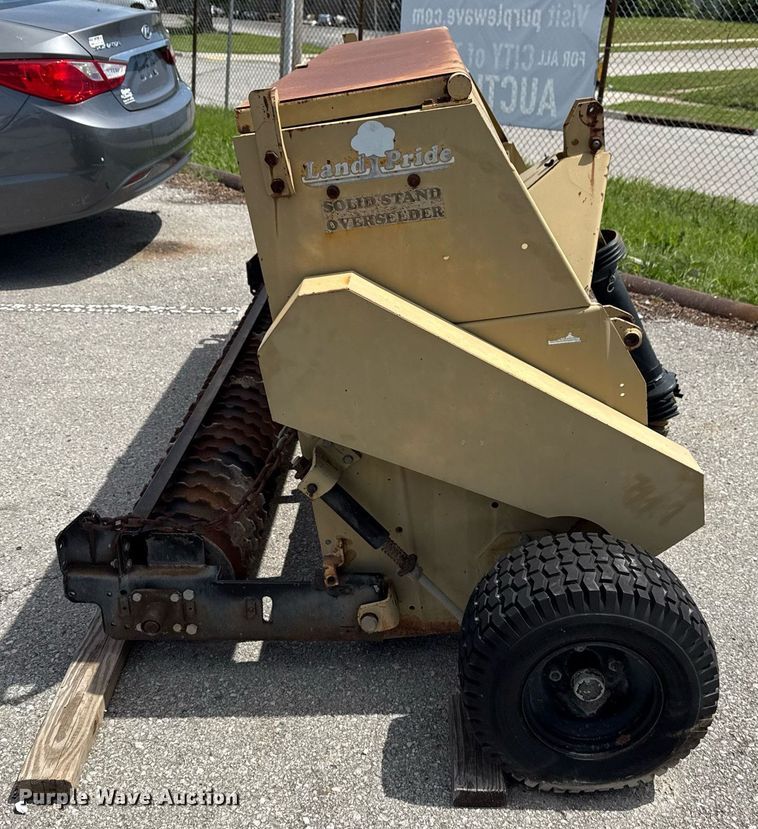 image for item EG8427 2000 Land Pride OS1572 overseeder