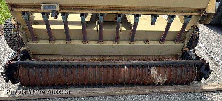 image for item EG8427 2000 Land Pride OS1572 overseeder