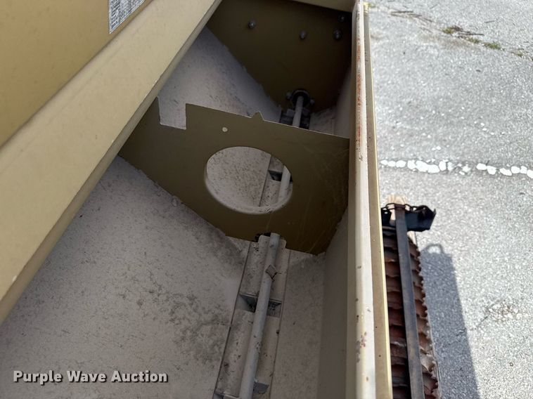 image for item EG8427 2000 Land Pride OS1572 overseeder