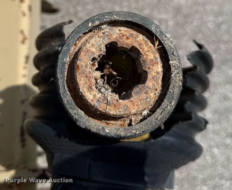 image for item EG8427 2000 Land Pride OS1572 overseeder