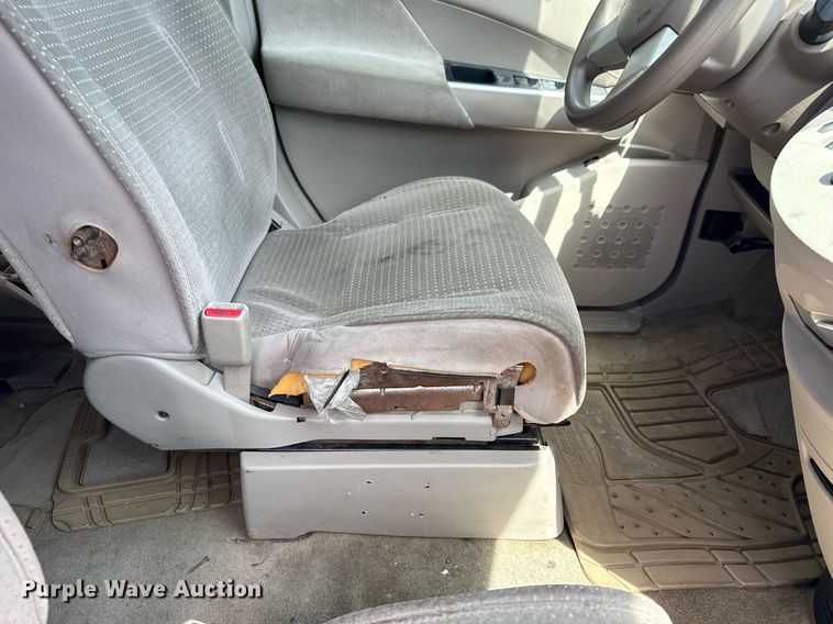 image for item EG8430 2005 Nissan Quest 