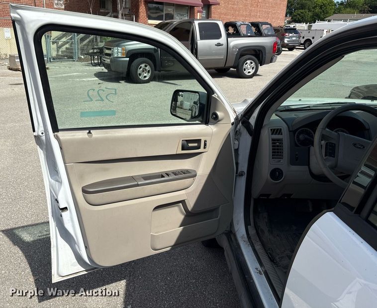 image for item EG8438 2010 Ford Escape SUV