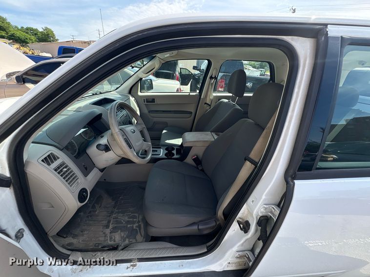 image for item EG8438 2010 Ford Escape SUV