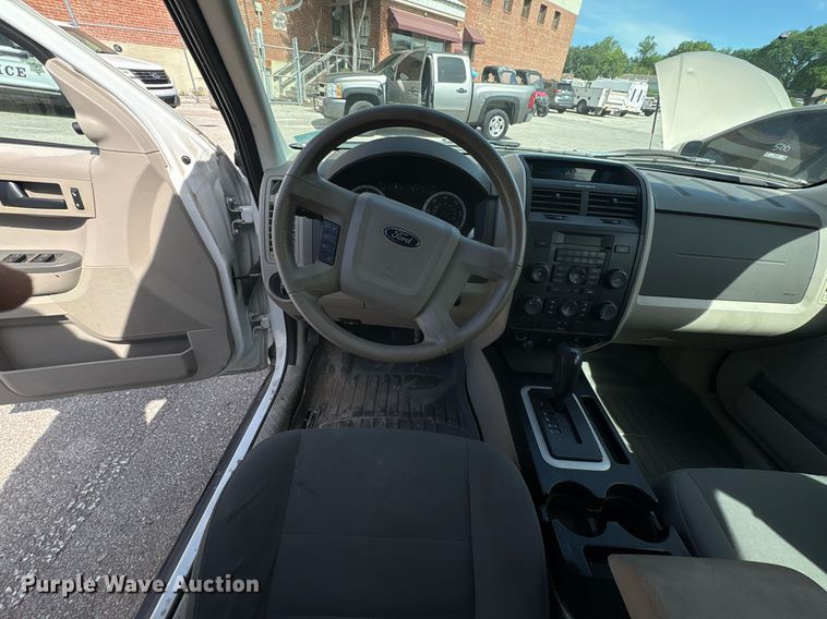 image for item EG8438 2010 Ford Escape SUV