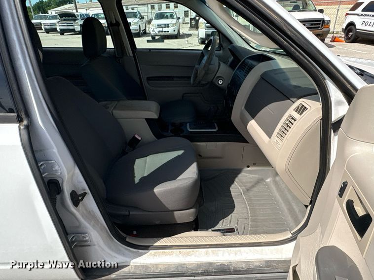 image for item EG8438 2010 Ford Escape SUV
