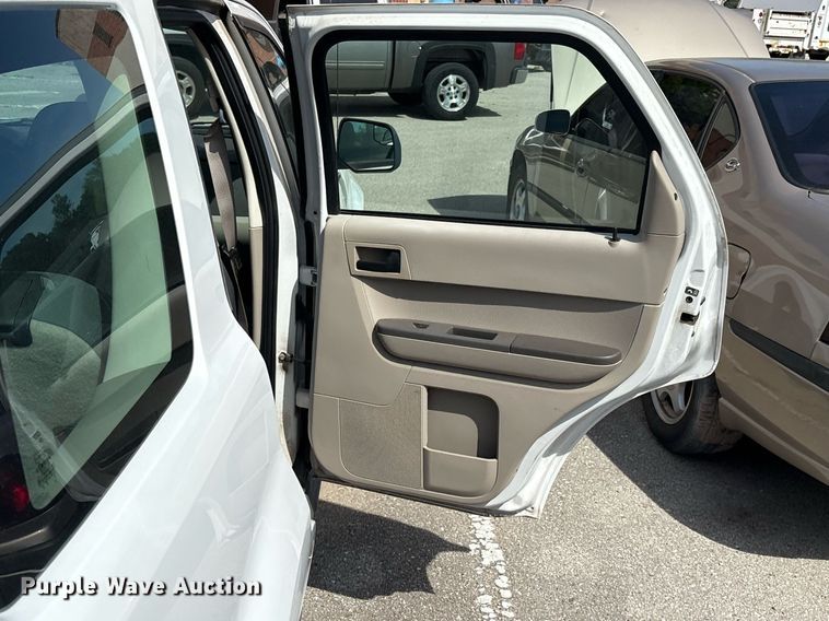 image for item EG8438 2010 Ford Escape SUV