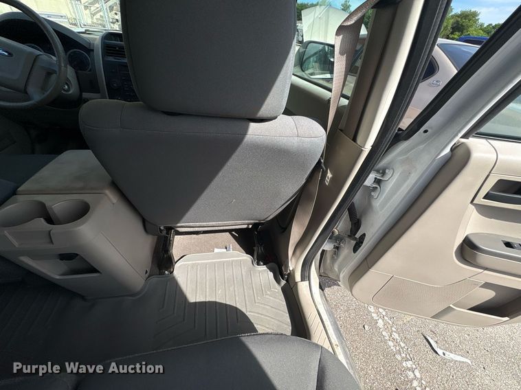 image for item EG8438 2010 Ford Escape SUV