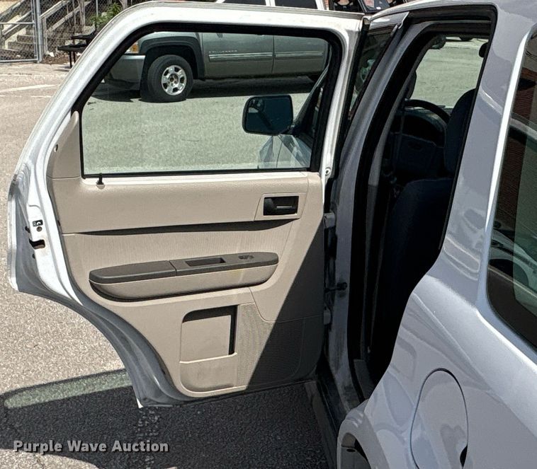 image for item EG8438 2010 Ford Escape SUV