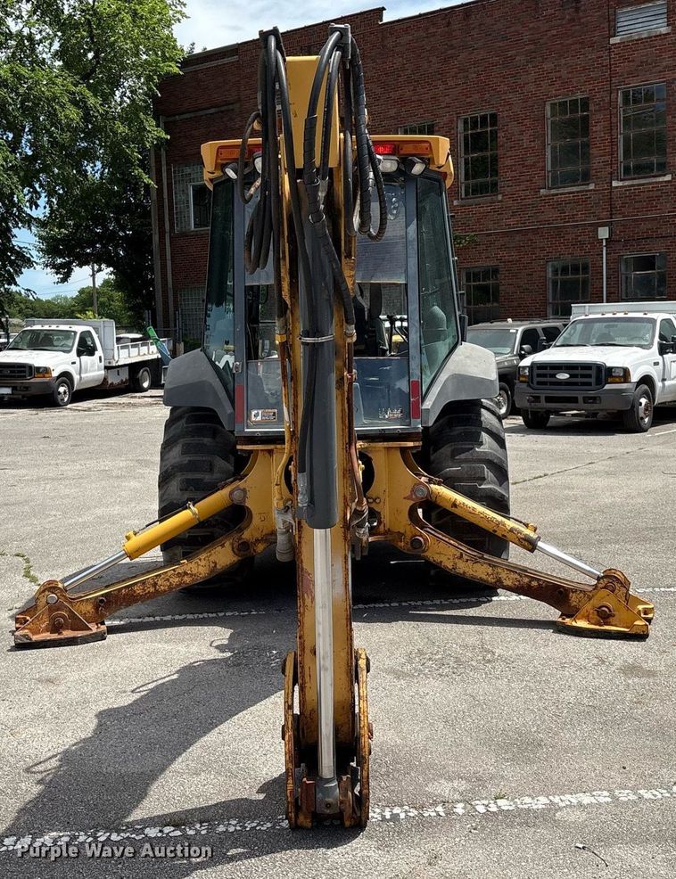 image for item EG8440 2001 John Deere 310SG backhoe