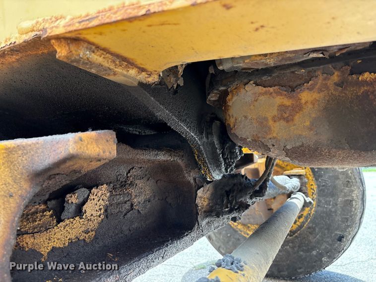 image for item EG8440 2001 John Deere 310SG backhoe