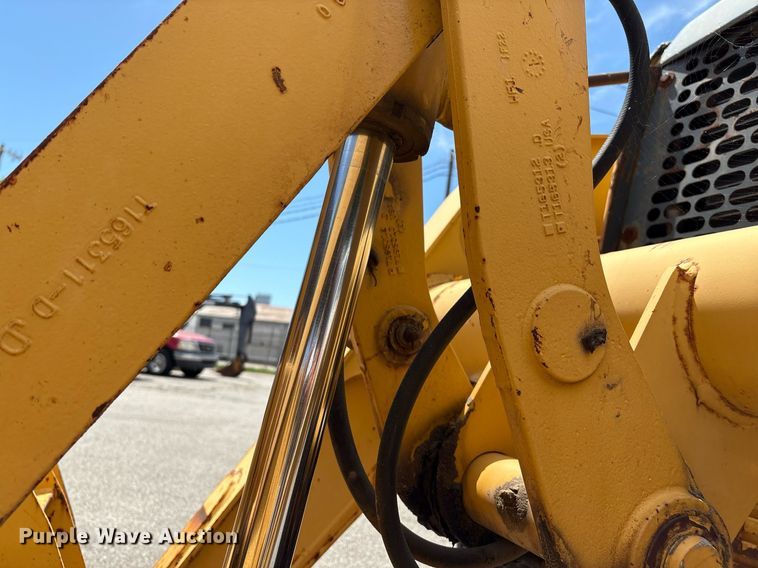 image for item EG8440 2001 John Deere 310SG backhoe